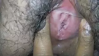 দুটি শ্যামাঙ্গিনী কল ...